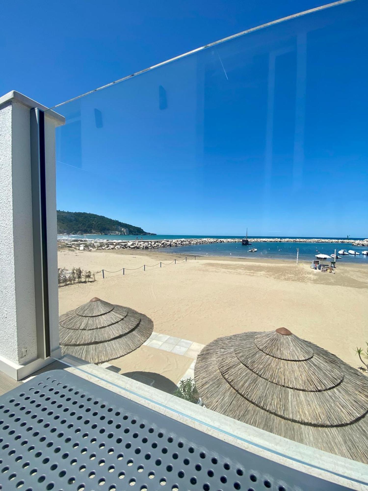 Marina Bay Beach Hotel Peschici Exterior foto